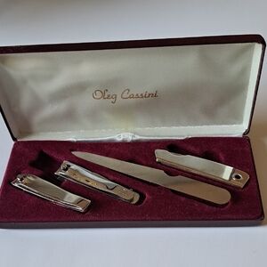 Oleg Cassini Silver Grooming Tool Set